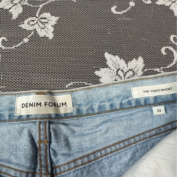Aritzia Denim Forum The Yoko Denim Short Sz 26 - Picture 7 of 9